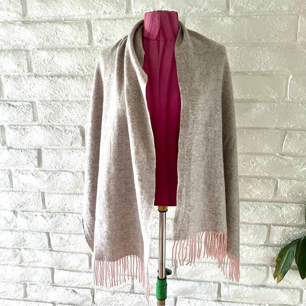 Nina Ricci Gray and Pink Shawl B1-18
